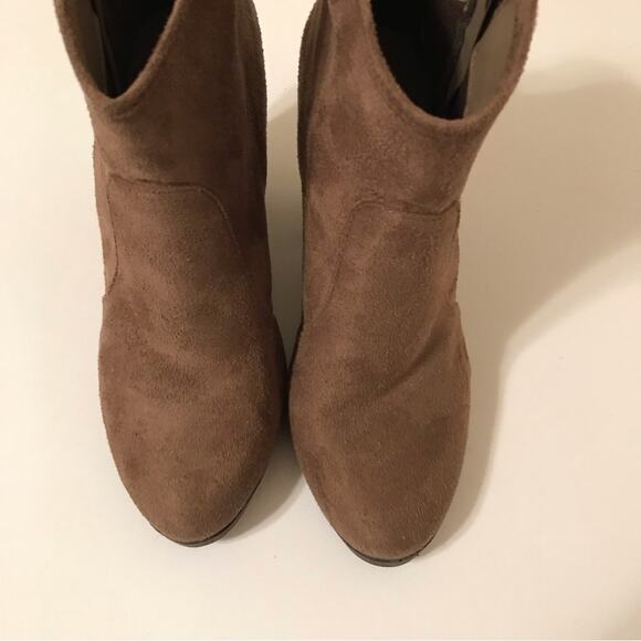 GC Shoes Heeled Booties - Picture 3 of 8